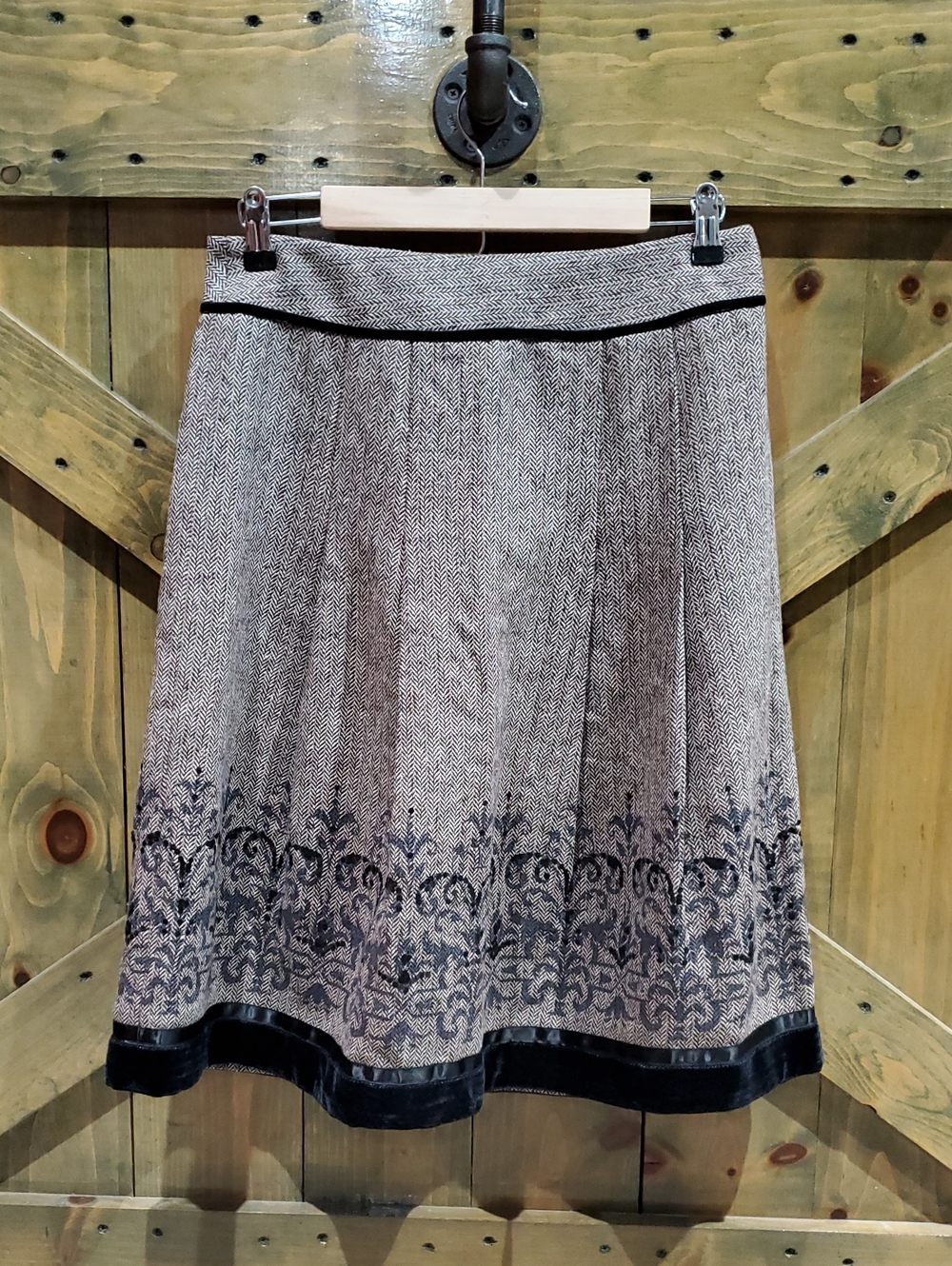 LOFT Taupe and Black A-Line Skirt Velvet Decorative Hem Career Business Wool